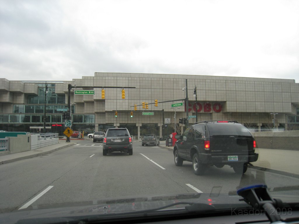 Detroit Turkey Trot 2008 10K 0090.jpg - COBO Hall in downtown Detroit. Where the race packet pickup was at.